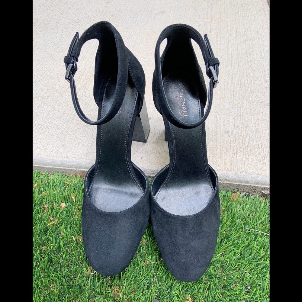 Michael Kors sues Sandal (NEW) - Picture 2 of 15